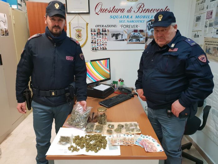 Poliza SEQUESTROMARIJUANA