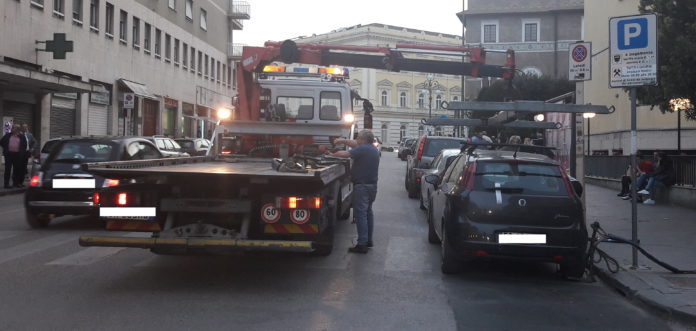 Vigili urbani rimozione via perasso