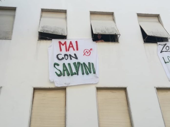L@P ASILO 31 STRISCIONE CONTRO SALVINI 2