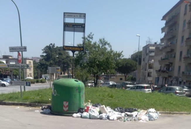 Rifiuti campana vetro