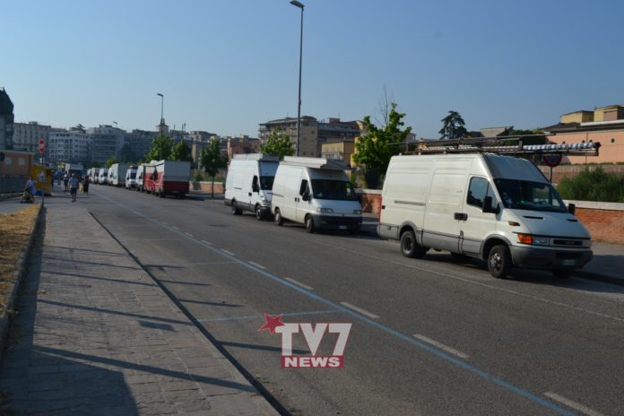 MERCATO VIA GRIMOALDO RE PROTESTA COMMERCIANTI B (4)