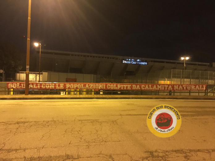 Striscione Curva Sud alluvione Venezia