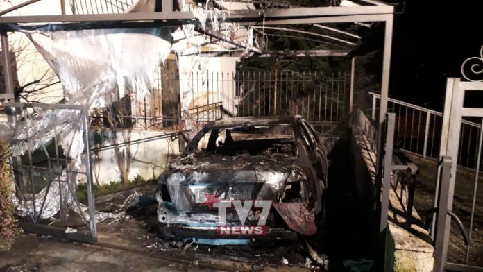 AUTO IN FIAMME (3)