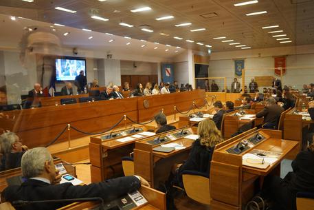 Campania: bocciata a maggioranza mozione sfiducia a De Luca