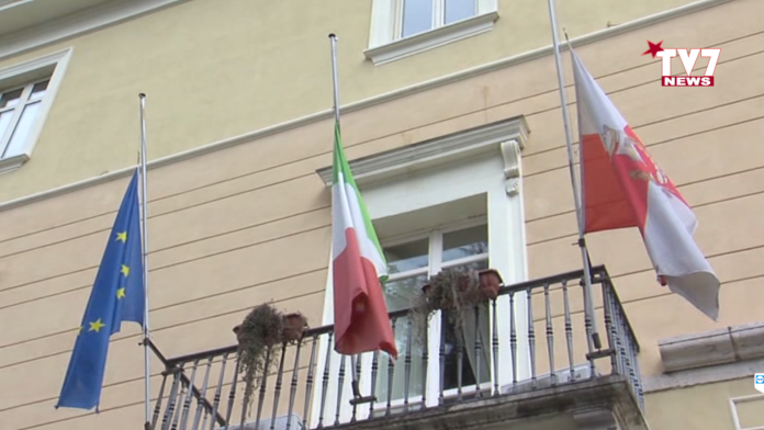 BANDIERA MEZZ'ASTA COMUNE