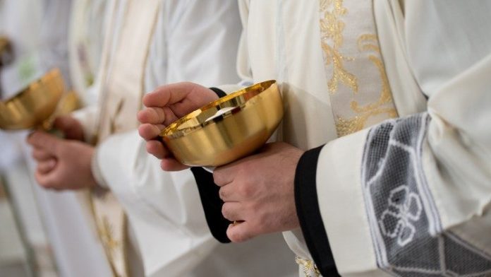 SACERDOTI