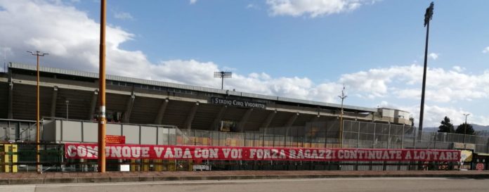 Curva sud striscione