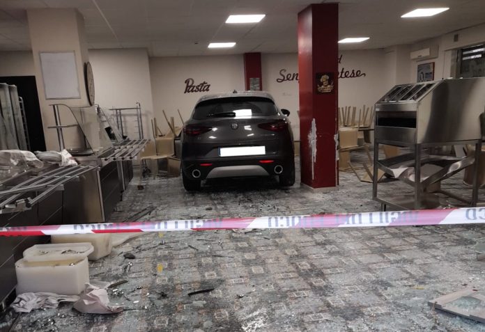 Incidente macchina ristorante