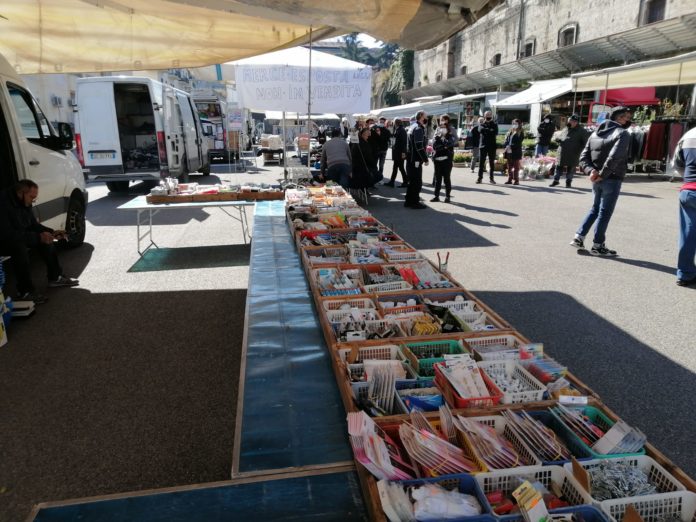 PROTESTA AMBULANTI MERCATO P.RISORGIMENTO 14