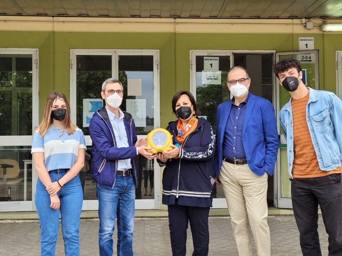 gesesa dona defibrillatore liceo scientifico rummo