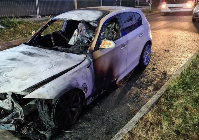 AUTO INCENDIATA 4