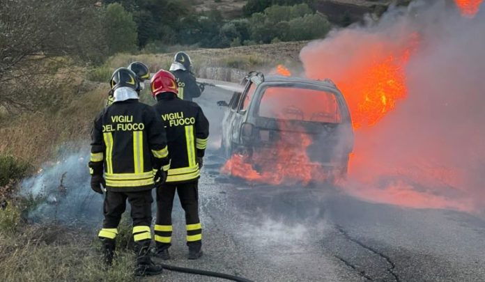 INCENDIO AUTO FOIANO 1