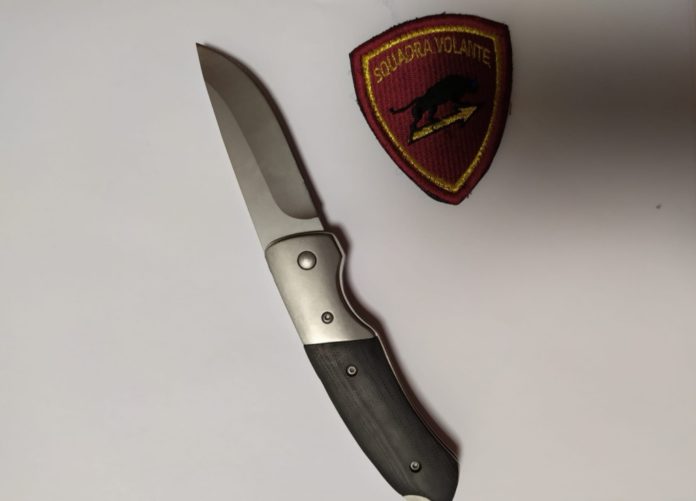 POLIZIA COLTELLO