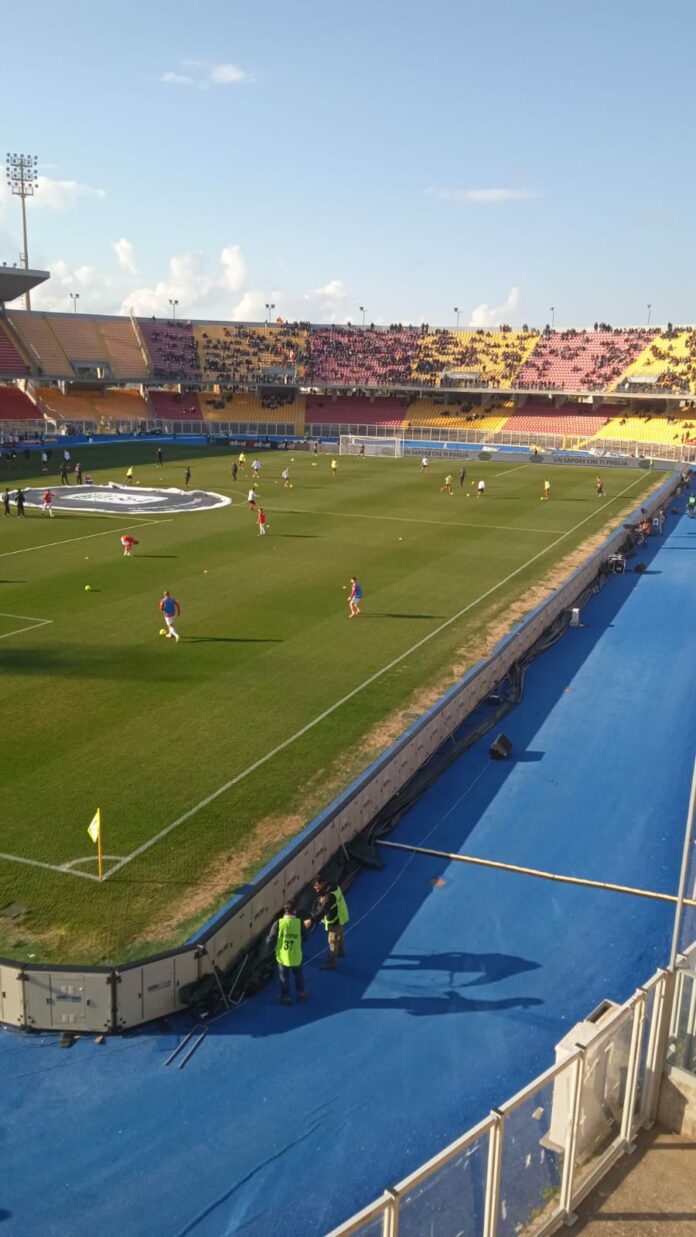 TIFOSI LECCE-BN 19