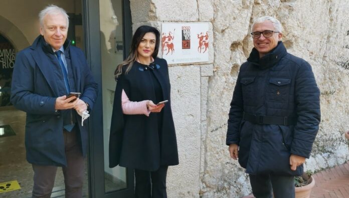 MONTESARCHIO WIFE