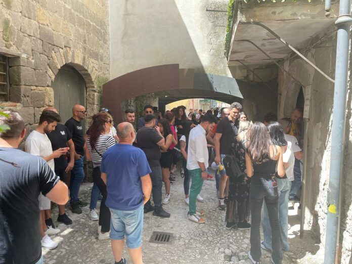 Castelvenere, turisti in visita oggi al borgo