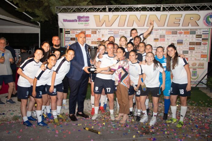 Shalom LA PREMIAZIONE DELLA SQUADRA VINCITRICE, LA INDEPENDENT DI MARANO DI NAPOLI