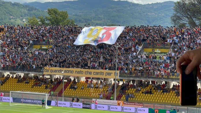 TIFOSI BENEVENTO (8)