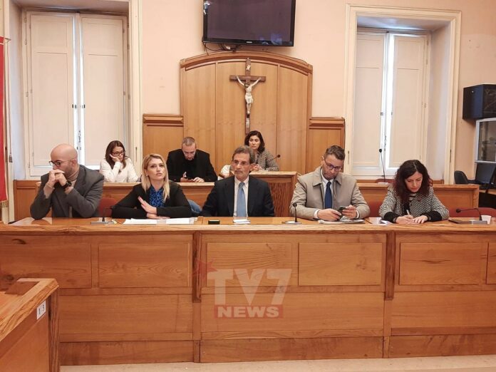 Conferenza opposizione Palazzo Mosti 6