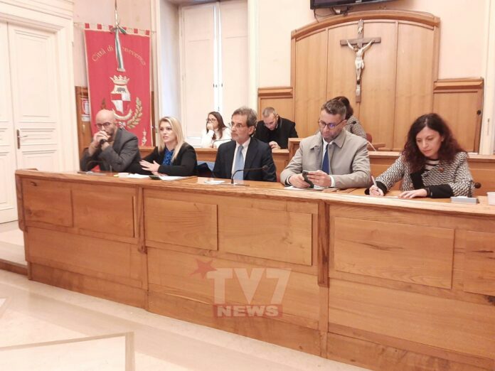 Conferenza opposizione Palazzo Mosti 7