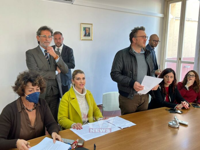 OPPOSIZIONE CONFERENZA EMERGENZA IDRICA 1