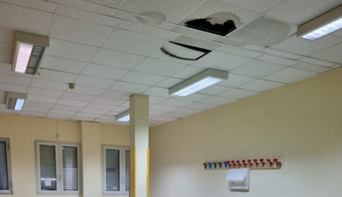 liceo scientifico infiltrazioni acqua