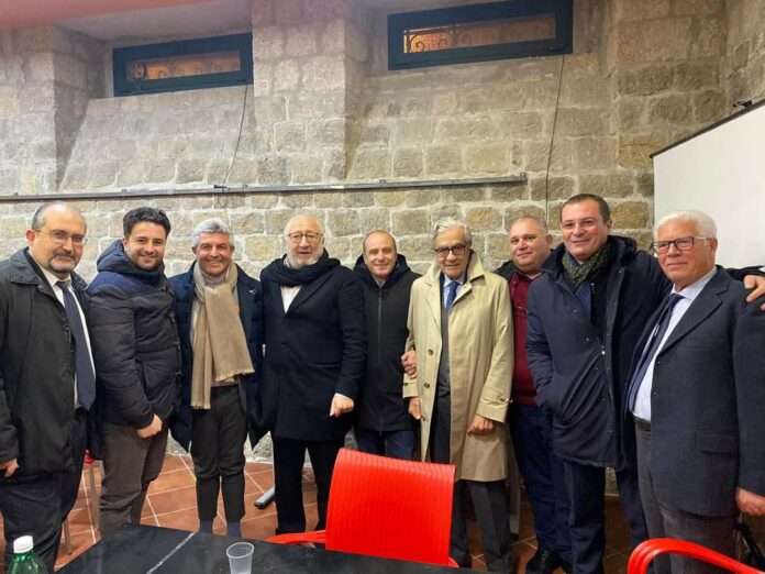 Cia con della rocca