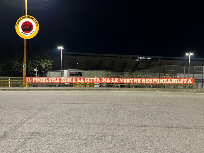 Curva Sud striscioni 2