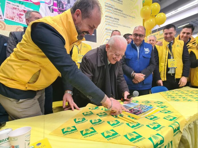 De Luca firma petizione Coldiretti no cibo sintetico