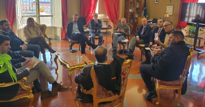 Palazzo Mosti Tavolo con Ordini