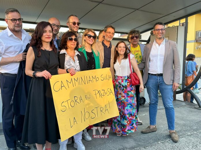 PIAZZA SANTA MARIA MANIFESTAZIONE 23