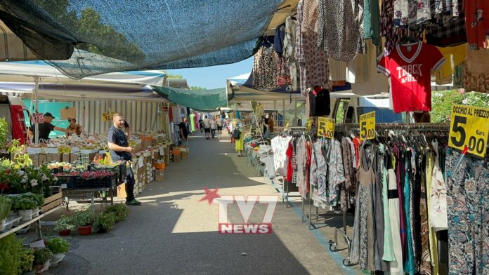 Mercato via delcogliano-2
