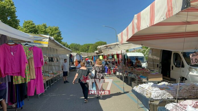 Mercato via delcogliano-7