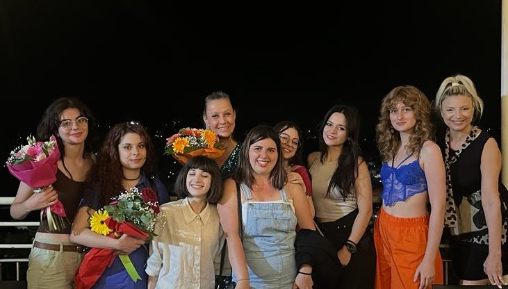 TeSt-TeatroStudio, un brillante debutto con lo spettacolo “Donne sull'orlo di  una crisi”. | Tv7 Benevento