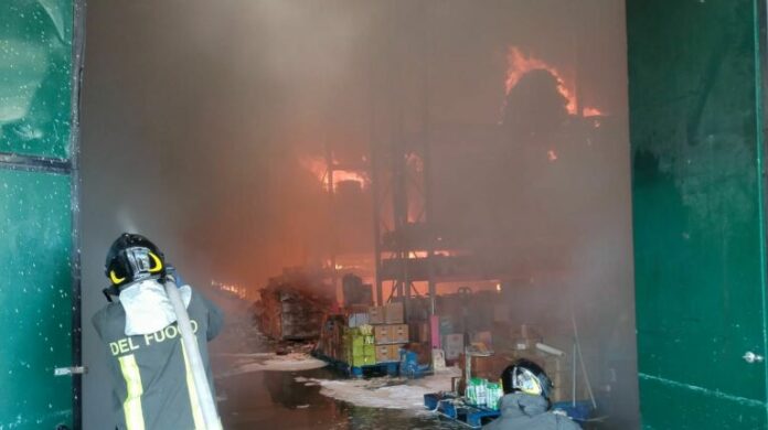 INCENDIO SAN SALVATORE TELESINO 5