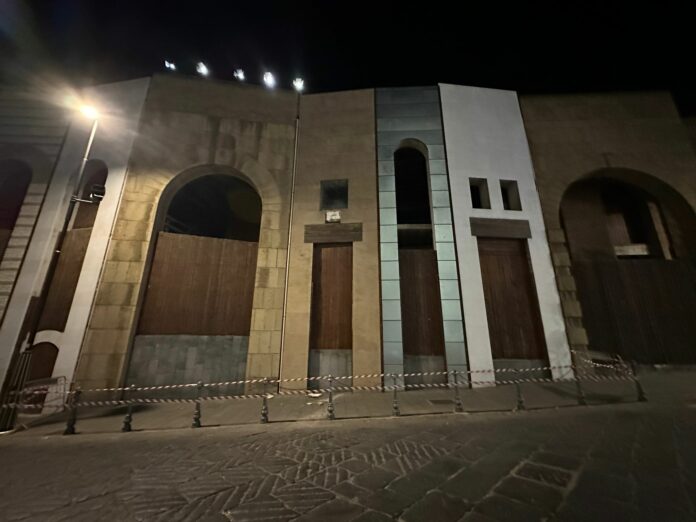 LASTRA MARMO CADE VICINO DUOMO 1