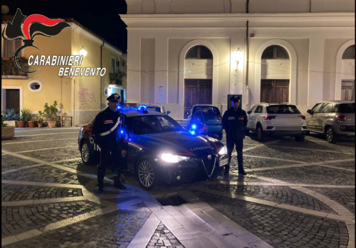 Carabinieri notte piazza vari