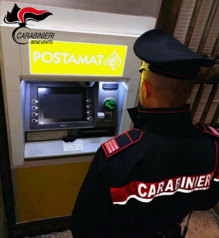 Carabinieri postamat