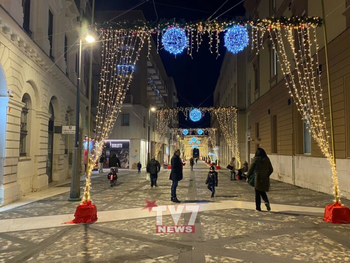 LUMINARIE CORSO GARIBALDI 22