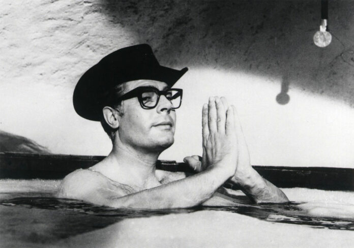 otto-e-mezzo-8-1-2-movie-fellini-nine