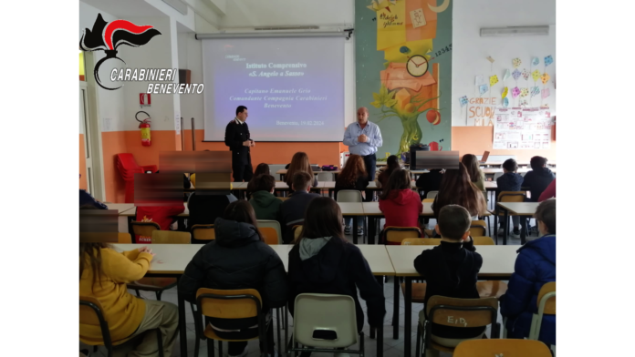 CARABINIERI SCUOLA 2