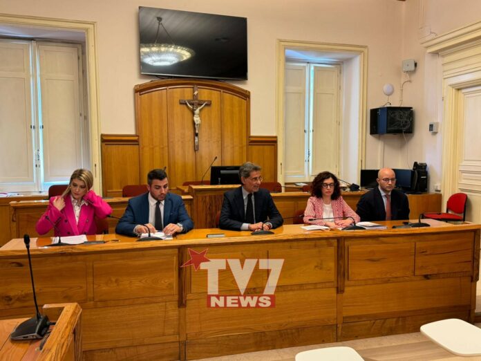 Opposizione conferenza su acqua-2