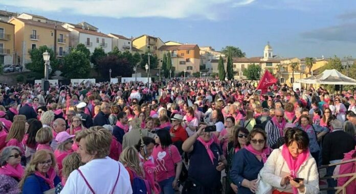 Pietrelcina Fiaccolata-Rosa-Pietrelcina-1024x561