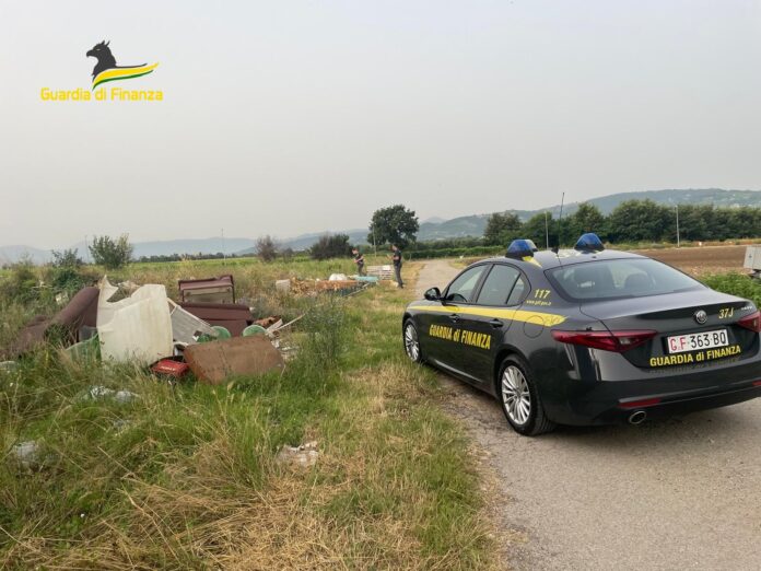 Finanza sequestro discarica abusiva