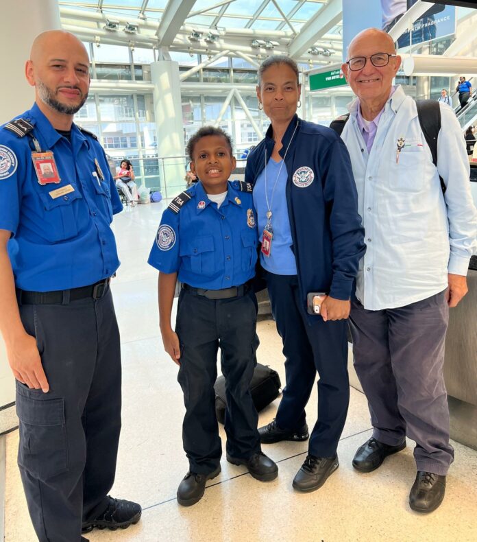 Dj all'aeroporto di New York con Elia Mannetta