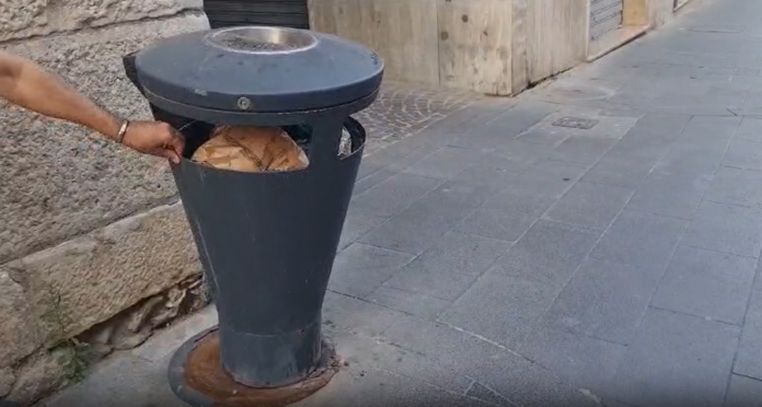 RACCOGLITORE RIFIUTI CORSO GARIBALDI
