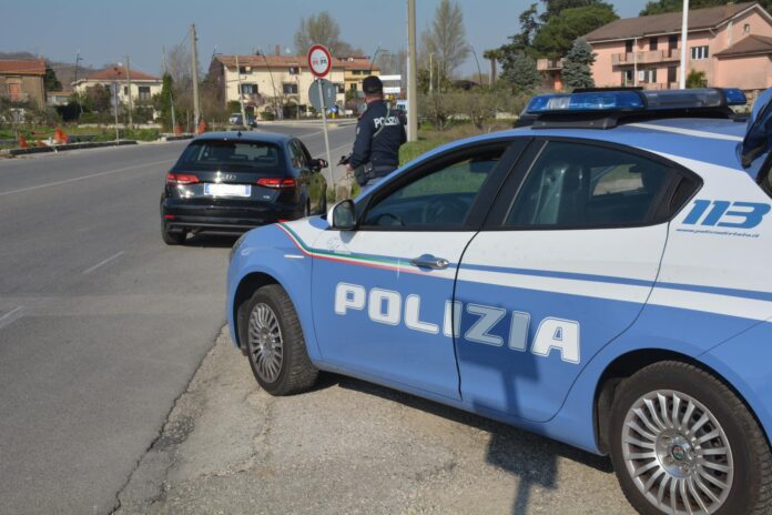 POLIZIA POSTO DO BLOCCO