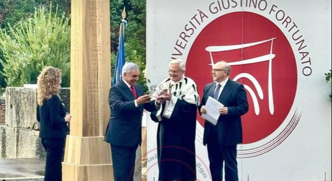 UniFortunato HAWASS Teatro Romano
