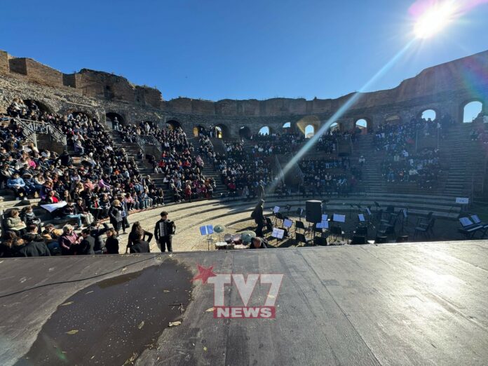ALBERGHIERO CONTRO VIOLENZA DONNE TEATRO ROMANO (23)