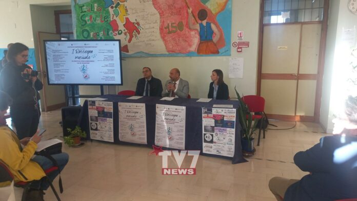 SCUOLA PASCOLI PRESENTAZIONE RASSEGNA MUSICALE 1